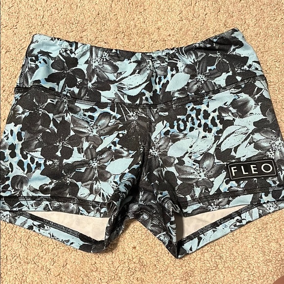 FLEO Shorts - Picture 1 of 1